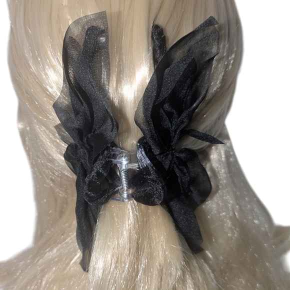 🍁 3/$15 Boutique Bow Hair Clip - Picture 2 of 5